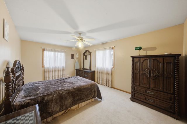 9727 S Meryton Court, Palos Hills, IL 60465