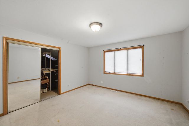 9727 S Meryton Court, Palos Hills, IL 60465