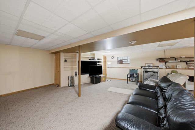 9727 S Meryton Court, Palos Hills, IL 60465