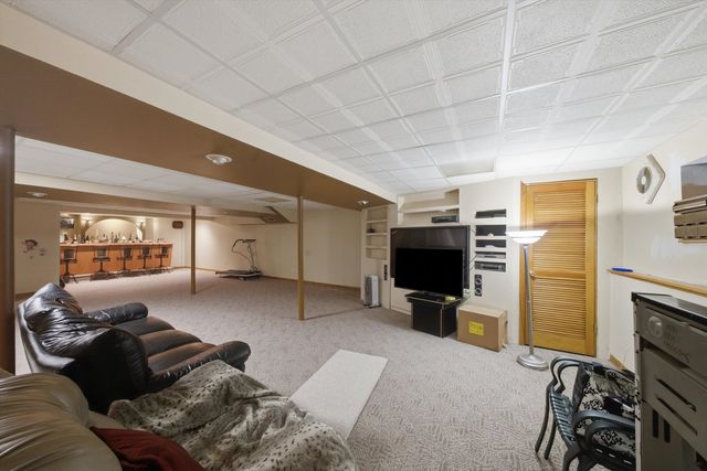 9727 S Meryton Court, Palos Hills, IL 60465