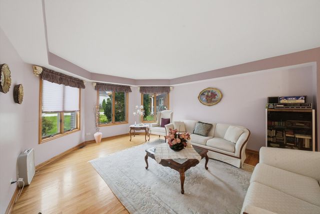 9727 S Meryton Court, Palos Hills, IL 60465
