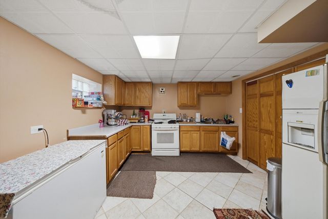 9727 S Meryton Court, Palos Hills, IL 60465
