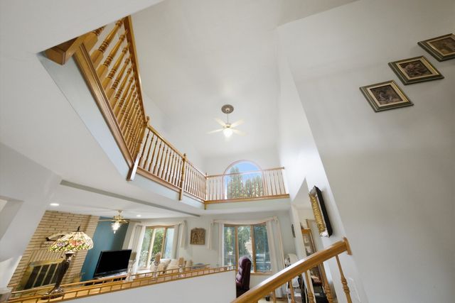 9727 S Meryton Court, Palos Hills, IL 60465
