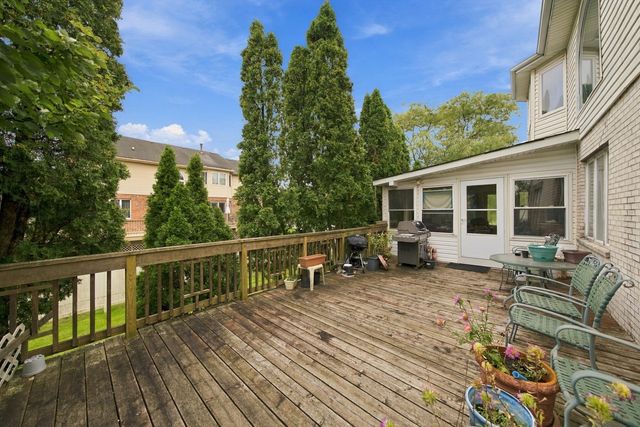 9727 S Meryton Court, Palos Hills, IL 60465