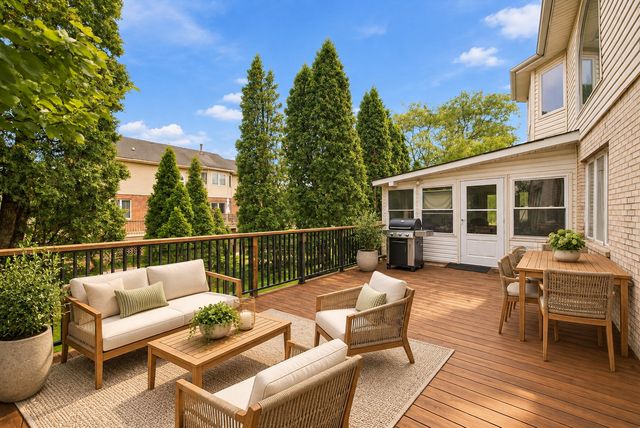 9727 S Meryton Court, Palos Hills, IL 60465