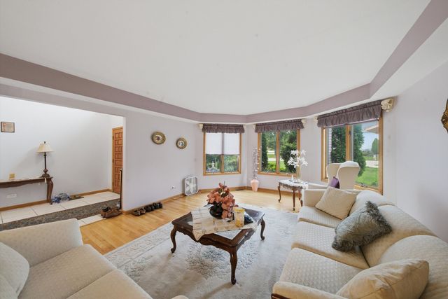 9727 S Meryton Court, Palos Hills, IL 60465