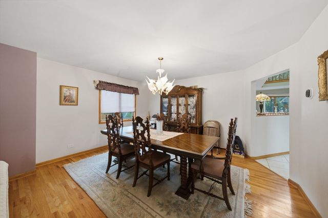 9727 S Meryton Court, Palos Hills, IL 60465