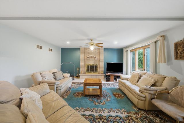 9727 S Meryton Court, Palos Hills, IL 60465
