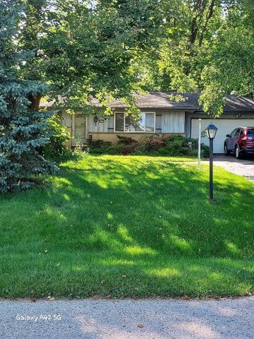 415 Catskill ROAD, Waukesha, WI 53186