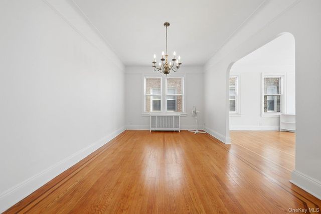 333 E 238th Street, Bronx, NY 10470