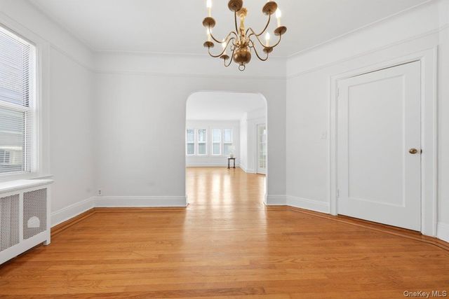 333 E 238th Street, Bronx, NY 10470