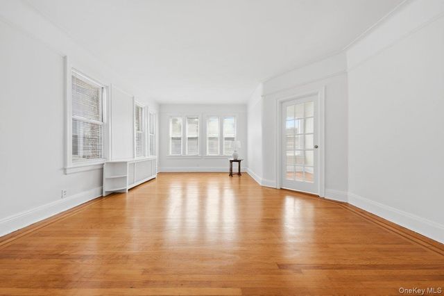 333 E 238th Street, Bronx, NY 10470