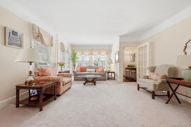 333 E 238th Street, Bronx, NY 10470
