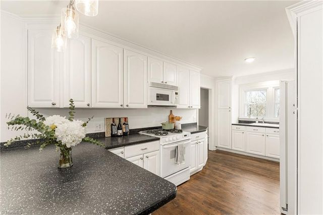 1805 Garner Road, Yadkinville, NC 27055