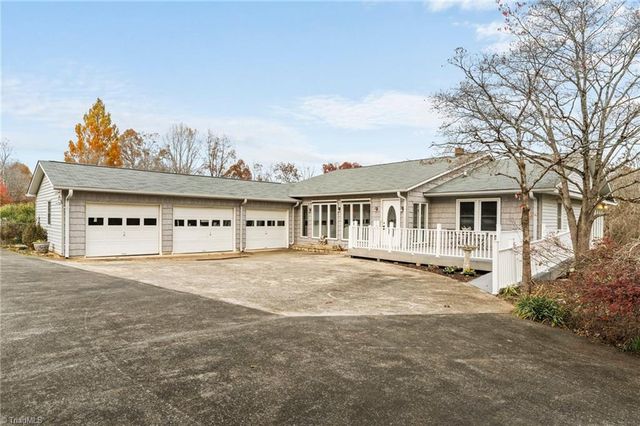 1805 Garner Road, Yadkinville, NC 27055