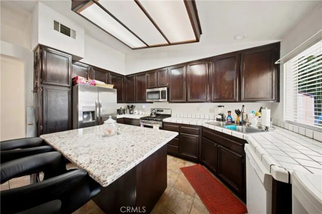 5327 Carlo Court, Palmdale, CA 93552