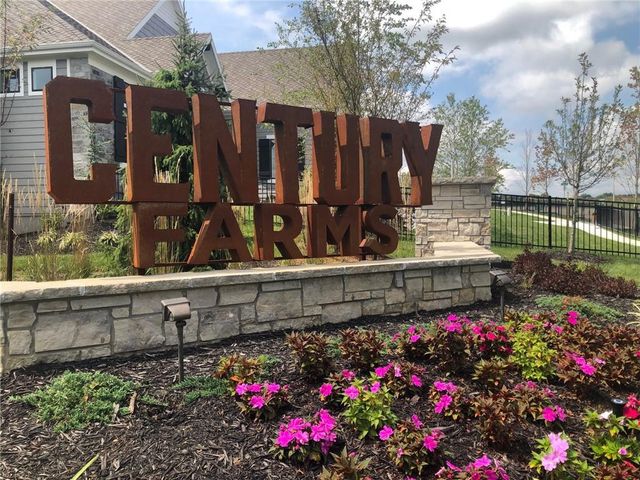 16901 Parkhill Street, Overland Park, KS 66221