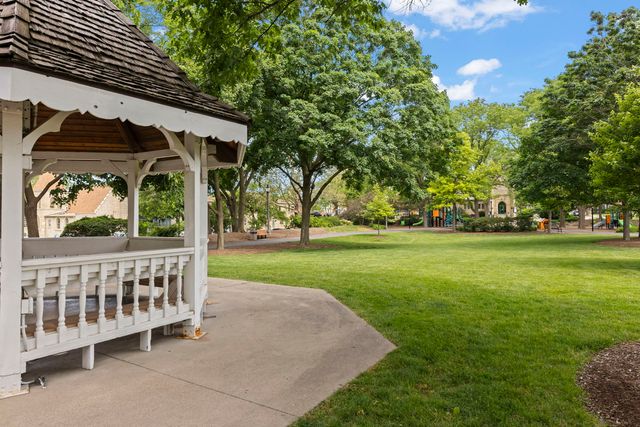 119 S Ellsworth Street, Naperville, IL 60540