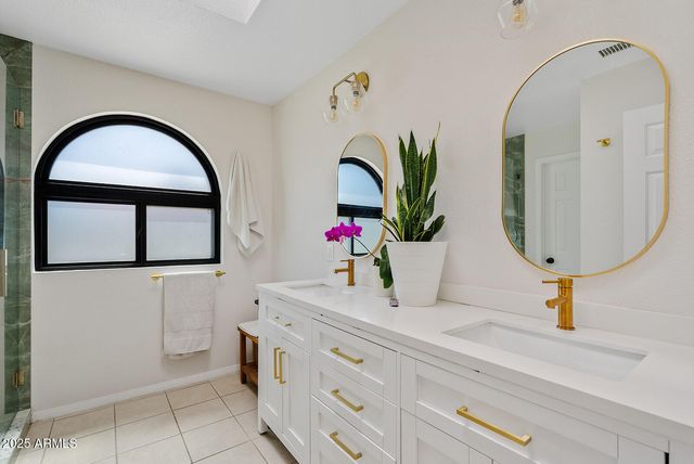 4949 E GARY Street, Mesa, AZ 85205