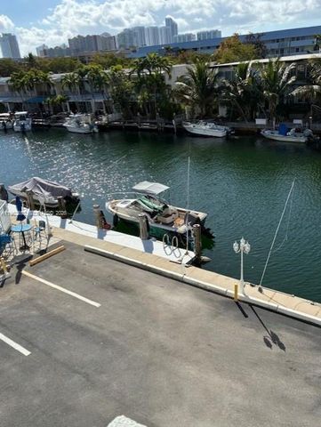 3770 NE 171st St 308, North Miami Beach, FL 33160