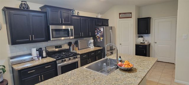 10017 Clemmons Road, Fort Worth, TX 76108