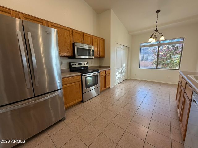 1135 E Cottonwood Lane, Phoenix, AZ 85048