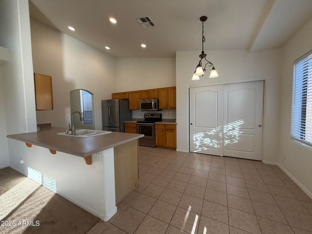 1135 E Cottonwood Lane, Phoenix, AZ 85048