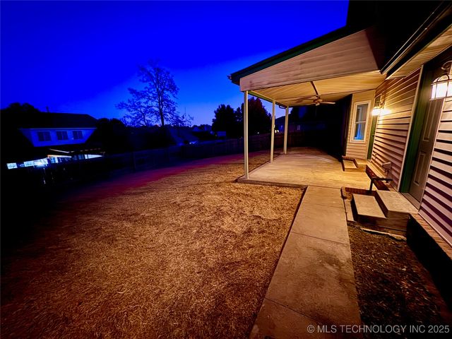 313 S 62nd Street, Broken Arrow, OK 74014