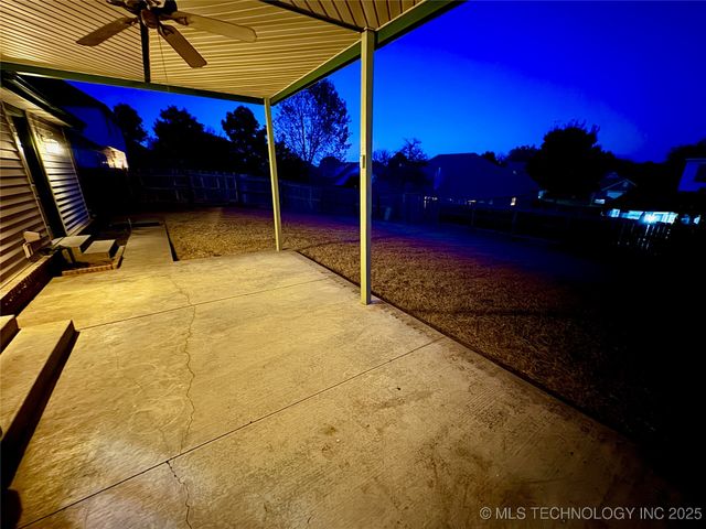 313 S 62nd Street, Broken Arrow, OK 74014