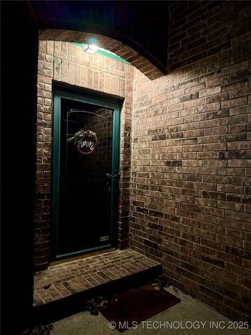 313 S 62nd Street, Broken Arrow, OK 74014