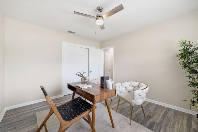 2327 W KNOLLWOOD PLACE, Tampa, FL 33604