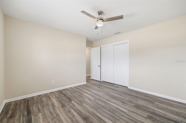 2327 W KNOLLWOOD PLACE, Tampa, FL 33604