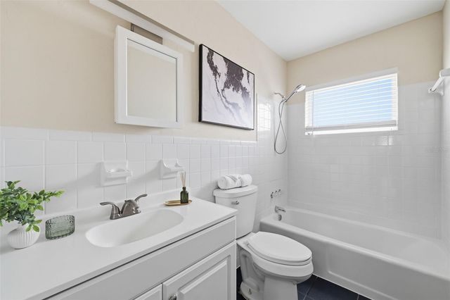 2327 W KNOLLWOOD PLACE, Tampa, FL 33604