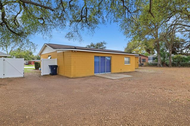 2327 W KNOLLWOOD PLACE, Tampa, FL 33604