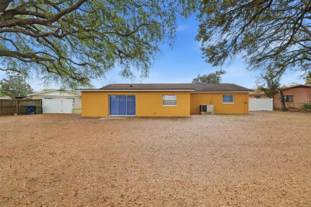 2327 W KNOLLWOOD PLACE, Tampa, FL 33604