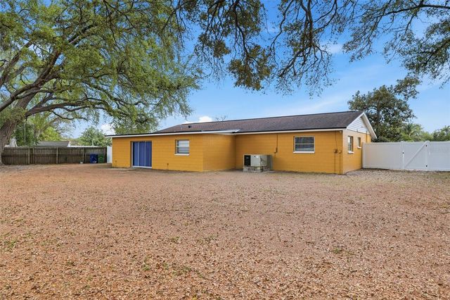 2327 W KNOLLWOOD PLACE, Tampa, FL 33604