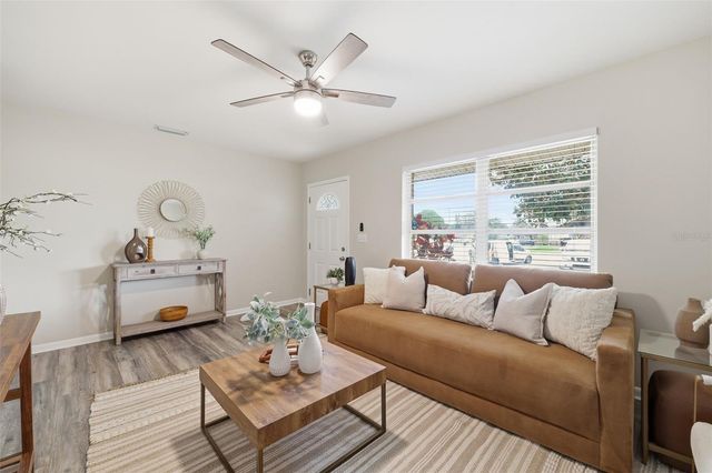 2327 W KNOLLWOOD PLACE, Tampa, FL 33604