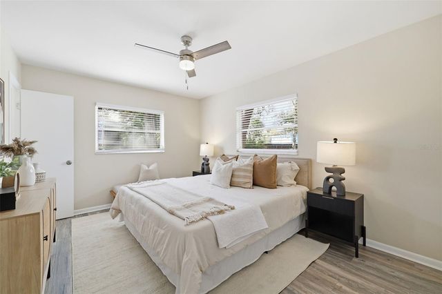 2327 W KNOLLWOOD PLACE, Tampa, FL 33604