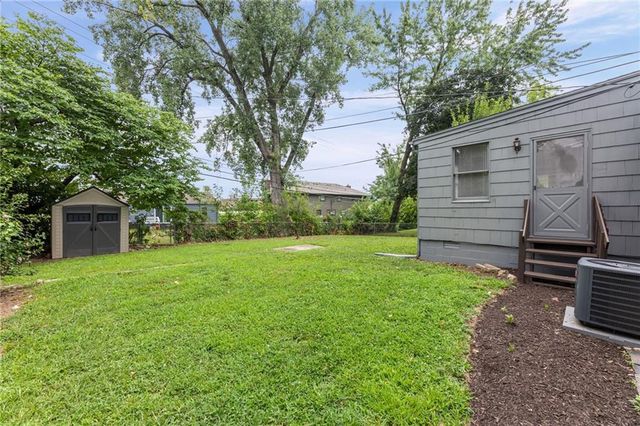 6133 Floyd Street, Overland Park, KS 66202