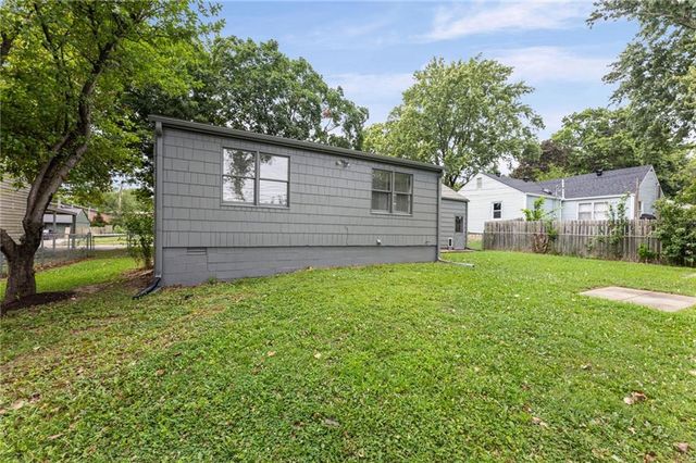 6133 Floyd Street, Overland Park, KS 66202