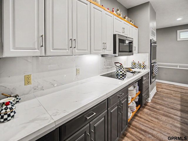 2948 Park Place Drive, Lincoln, NE 68506