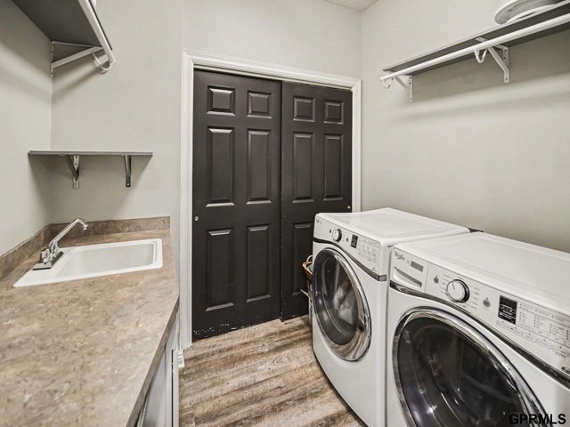 2948 Park Place Drive, Lincoln, NE 68506
