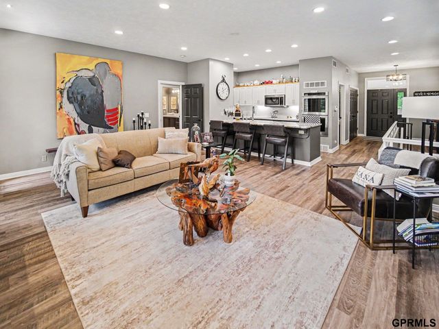 2948 Park Place Drive, Lincoln, NE 68506