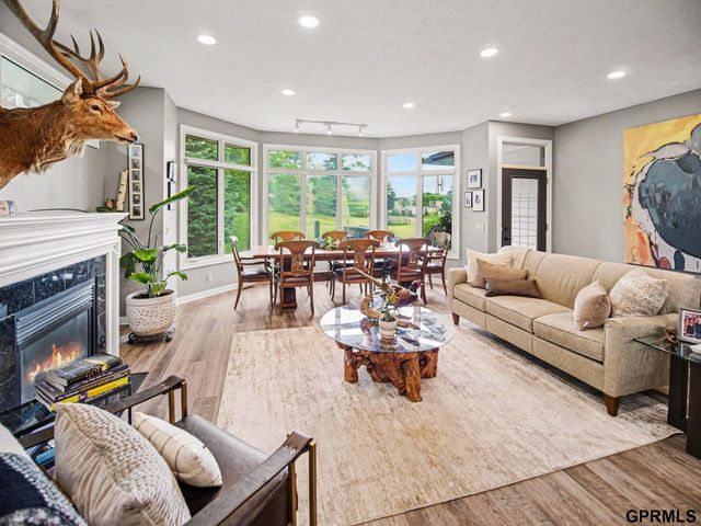2948 Park Place Drive, Lincoln, NE 68506