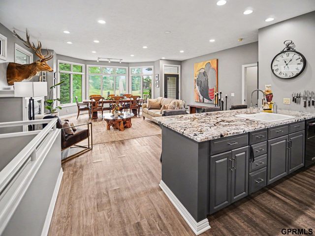 2948 Park Place Drive, Lincoln, NE 68506