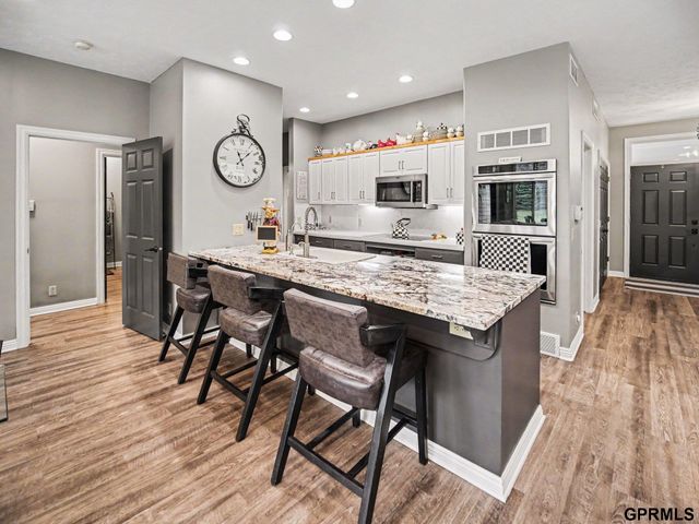 2948 Park Place Drive, Lincoln, NE 68506