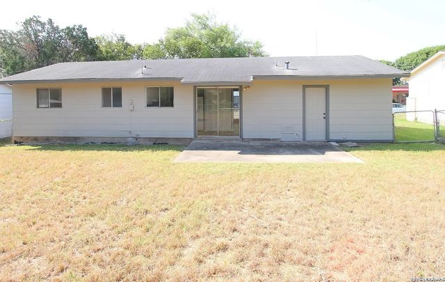 831 NORTH BLVD, Universal City, TX 78148