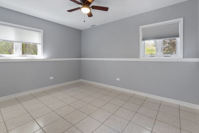 50 Kendal Road, Elk Grove Village, IL 60007