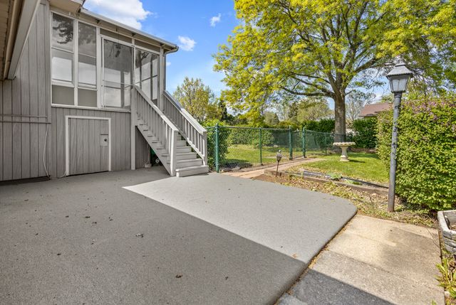 50 Kendal Road, Elk Grove Village, IL 60007