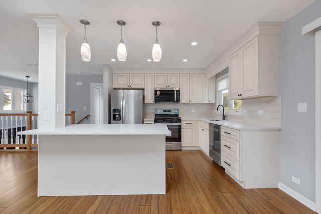 50 Kendal Road, Elk Grove Village, IL 60007